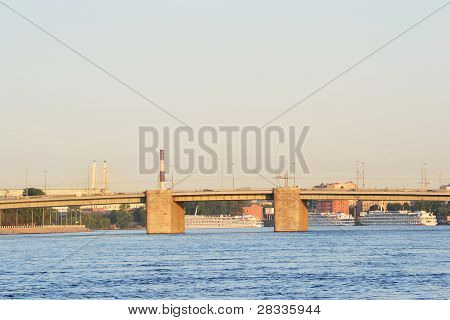 แม่น้ำ Neva และสะพาน Volodarsky, St.Petersburg