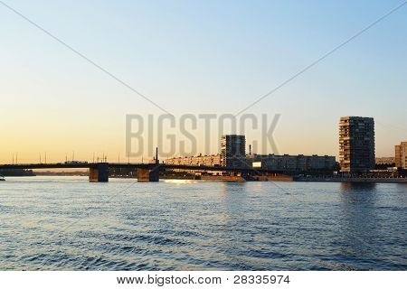 แม่น้ำ Neva และสะพาน Volodarsky, St.Petersburg
