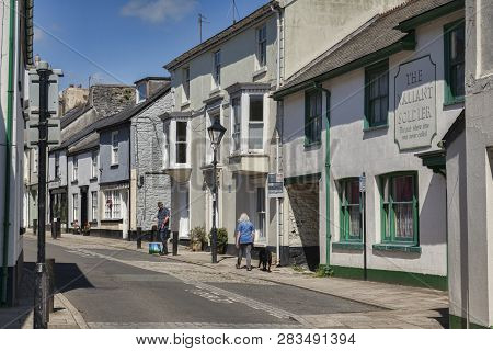 28 May 2018: Buckfastleigh, Devon Uk - Fore Street, With The Valiant Soldier Museum.
