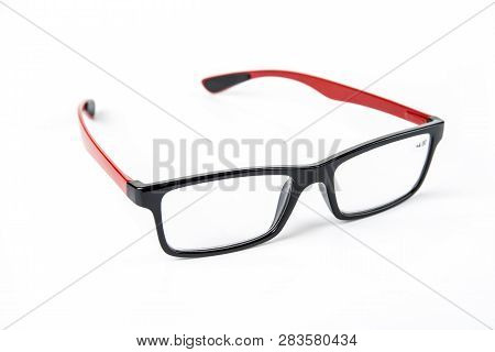Dioptric Glasses With Rubber At The End Of Temples To Prevent Slipping