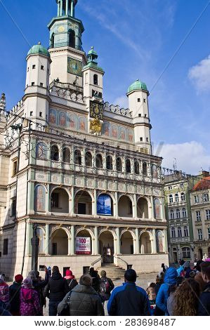 Poznan/poland - February 6th 2019: Colorful Old Town Square With Tourists