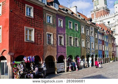 Poznan/poland - February 6th 2019: Colorful Old Town Square With Tourists