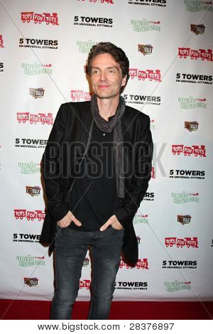 LOS ANGELES - NOV 22: Richard Marx på 2011 Hollywood Parade julekoncerten på Universal City