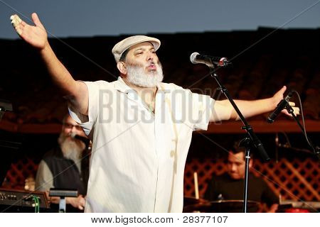 SANTA YNEZ, CA - 30 maj: Poncho Sanchez på 