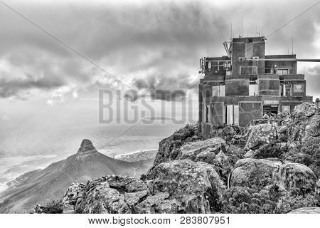 Cape Town, South Africa, August 17, 2018: The Upper Cable Station On Top Of Table Mountain In Cape T