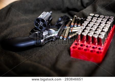 .357 Magnum Revolver Stainless Steel Hand Gun