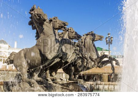 Moscow, Russia-august 9, 2016: Fountain Four Seasons At The Manege Square In Moscow
