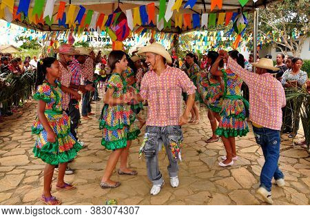 Vitoria Da Conquista, Bahia / Brazil - June 20,2010: People Are Seen Dancing The June Gang In The Ci