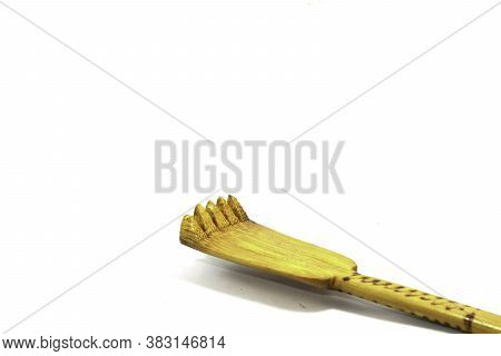 Scratching Stick Made From Eco-friendly Natural Materials Helps Take Care Of The Body And The Itch.