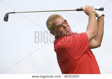 LOCH LOMOND, SKOTLAND - JUL 09 2009; Loch Lomond Skotland; John Daly (USA) konkurrerer i den første ro