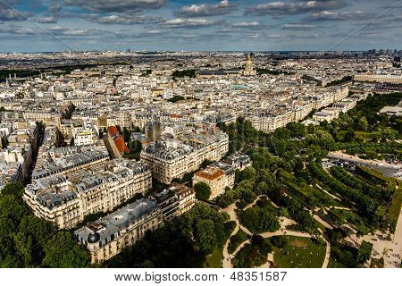 บรรยากาศบนดาวอังคารเดแชมป์และ Invalides จากหอไอเฟล ปารีส ฝรั่งเศส
