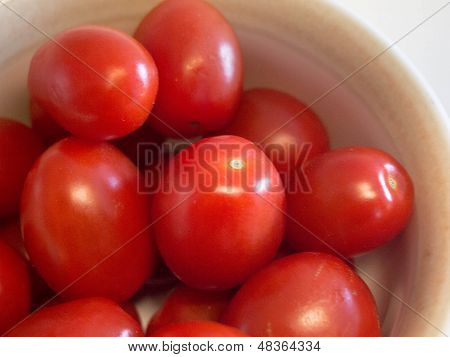 Plump Grape Tomatoes