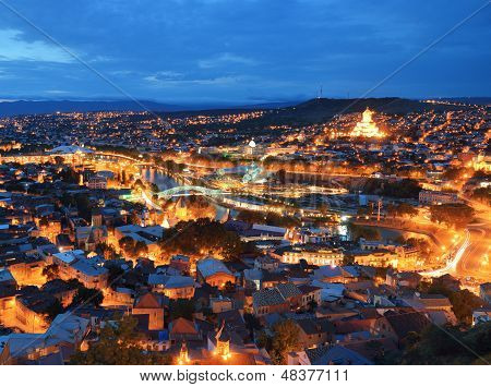Tbilisi di notte