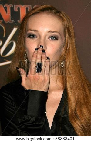 Scarlett Pomers at the CMT Giants honoring Reba McEntire. Kodak Theatre, Hollywood, CA. 10-26-06
