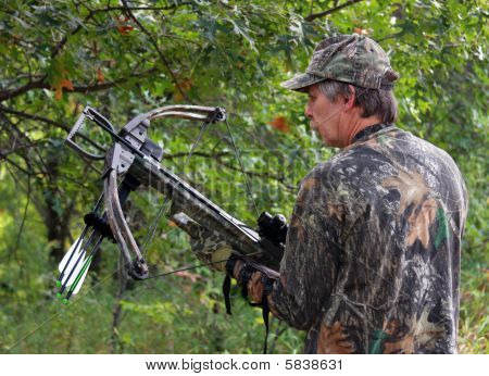 Camouflaged Crossbow ฮันเตอร์