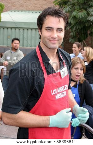 LOS ANGELES - NOVEMBER 22: Victor Webster at The Los Angeles Mission Thanksgiving Meal for the Homeless  November 22, 2006 in Los Angeles Mission, Los Angeles, CA.