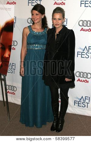 LOS ANGELES - NOVEMBER 9: Ashley Judd and Joey Lauren Adams at the AFI Fest 2006 screening of 