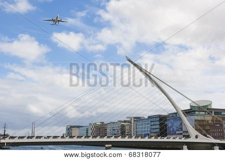 Dublin, Ireland - Sept 15: Flightfest Over Samuel Beckett Bridge In Dublin Ireland On September 15,