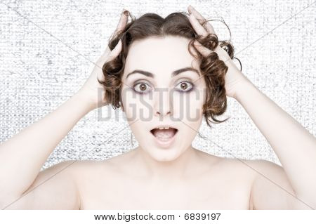 Joven sorprendida