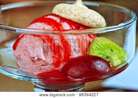 Fruit ice cream in plate 