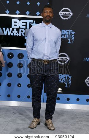 LOS ANGELES - JUN 25:  Deon Cole at the BET Awards 2017 at the Microsoft Theater on June 25, 2017 in Los Angeles, CA