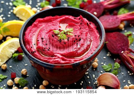 Roasted Beet hummus, creamy and delicious vegan meal