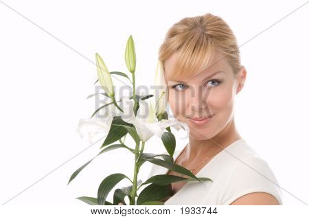 La ragazza con giglio