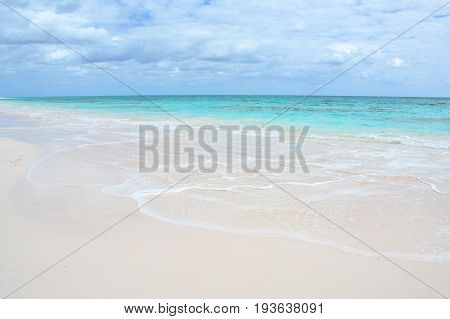 Paradise beach on Eleuthera island Bahamas, Scenic view