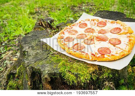 Pizza. Pizza Pepperoni .