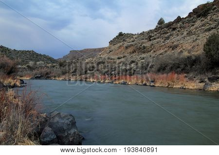 Scenic view of the Rio Grande as it winds through the Orilla Verde Recreation Area in the state of New Mexico