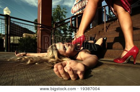 egy nő van egy láb ő riválisa, a lépcsőn