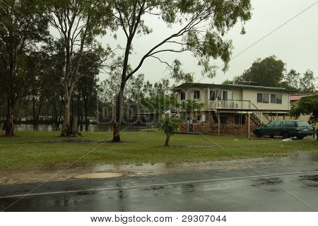 Brisbane, Australien jan 25: ein Jahr nach Brisbane Ãœberschwemmungen wieder steigende Flodd Wasser bei Rothwell h
