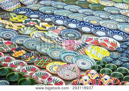 Bukhara, Uzbekistan - March 13, 2019: Uzbek National Souvenirs And Gifts Shop In Bukhara. Ceramic Sh