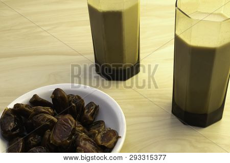 Hushaf - Date Milk, Traditional Ramadan Dish, Cooking, Ingredients, Two Glasses With Date Milk - Hus