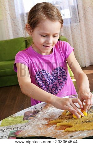 Girl Preparing Cookies, Cooking Cookies, A Photo Of A Horizontal Format, A Hand Is Holding A Cookie 