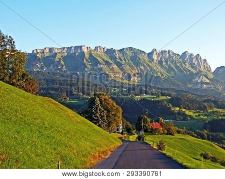 Alpine Peaks Gätterifirst (gaetterifirst Or Gatterifirst), Mutschen And Chrüzberg (chruezberg Or Chr