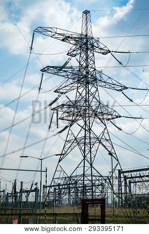Didcot, United Kingdom, March 28th 2019:- Electrical Plyons At Didcot Power Station Forming Part Of 