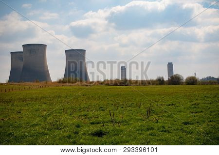 Didcot, United Kingdom, March 28th 2019:- The Cooling Towers Of Didcot  Power Station In Oxfordshire