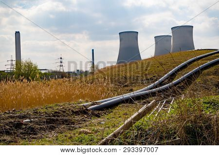 Didcot, United Kingdom, March 28th 2019:- The Cooling Towers Of Didcot  Power Station In Oxfordshire