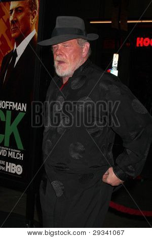 LOS ANGELES - JAN 25: Nick Nolte dorazí na 