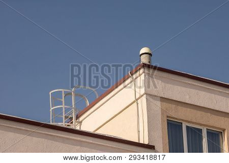 Satellite Surveying Equipment, Fixed Gps Base Station