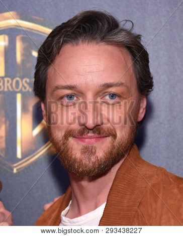 LAS VEGAS - APR 02:  James McAvoy arrives for the CinemaCon 2019 - Warner Brothers Presentation on April 02, 2019 in Las Vegas, NV                