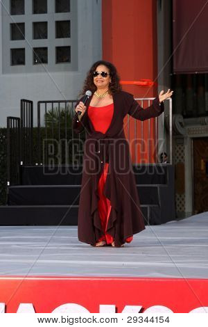 ลอสแองเจลิส - 26 jan: Debbie Allen Introduces เต้นของเธอที่ไมเคิลแจ็คสัน Immortalized ผู้