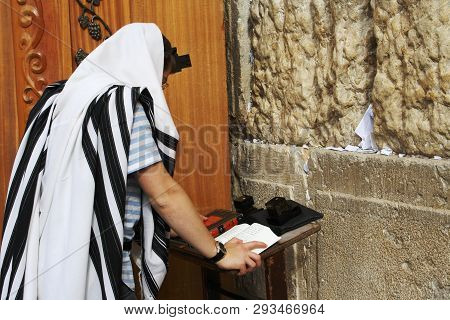 Jerusalem, Israel, Dezember 18, 2014.
 Western Wall,prayer.
For Many Centuries It Has Been A Symbol 