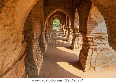 Rasmancha, Oldest Brick Temple Of India Is A Famous Tourist Attraction In Bishnupur, West Bengal, In