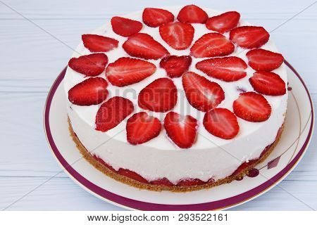 Cake With Strawberries Without Baking, The Basis Of The Cake Consists Of Cookies