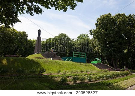 Kaniv, Ukraine, May 31 2009: Monument To Taras Shevchenko