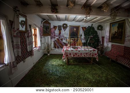 Kaniv , Ukraine - May 31 2009: National Memorial Of Famous Poet Cobzar Taras Shevchenko In Kanev, Ch