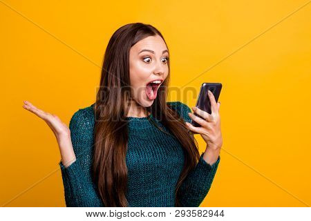 Close Up Photo Beautiful Amazing Her She Lady Hold Arms Hands Telephone Make Take Selfies Observe Ch