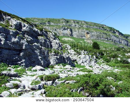 Alpine Peak Chäserrugg (chaserrugg Or Chaeserrugg) In The Alviergruppe Mountain Range - Canton Of St